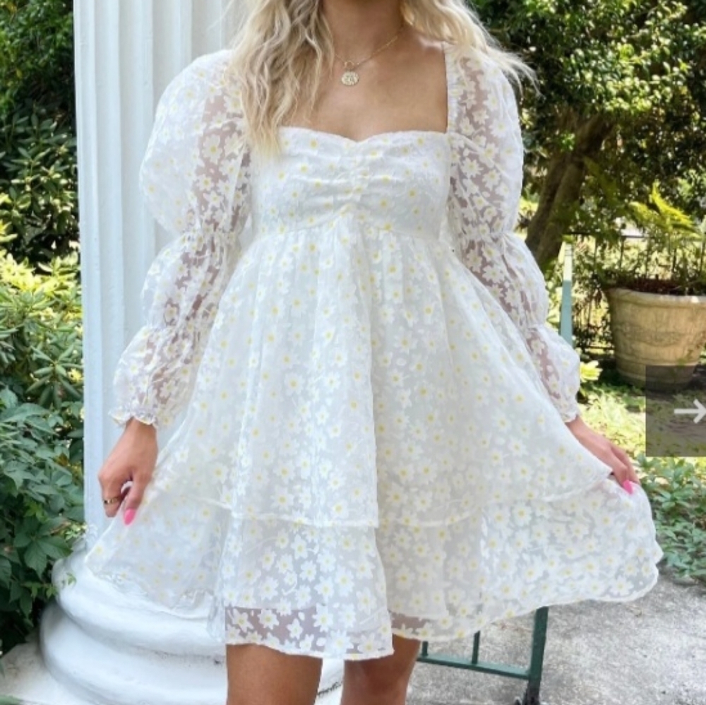 Storia Daisy Tiered Babydoll Dress Puff Sleeves White & Yellow NWT Size Large